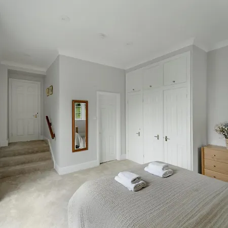 3 Miller Bridge House