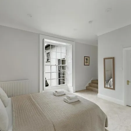 2 Bed In Oc-lr011 * אמבלסייד