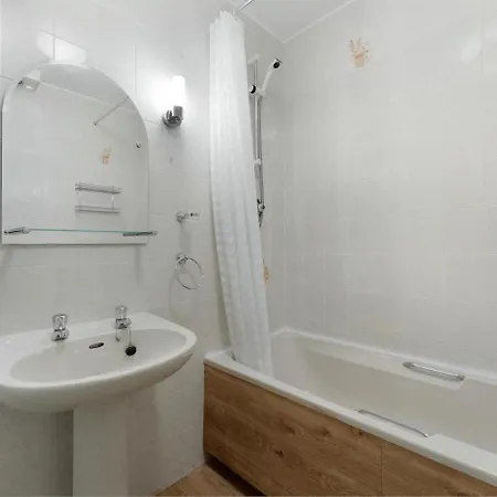 דירה 2 Bed In Oc-lr011 *