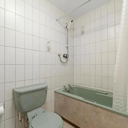 2 Bed In Oc-lr011